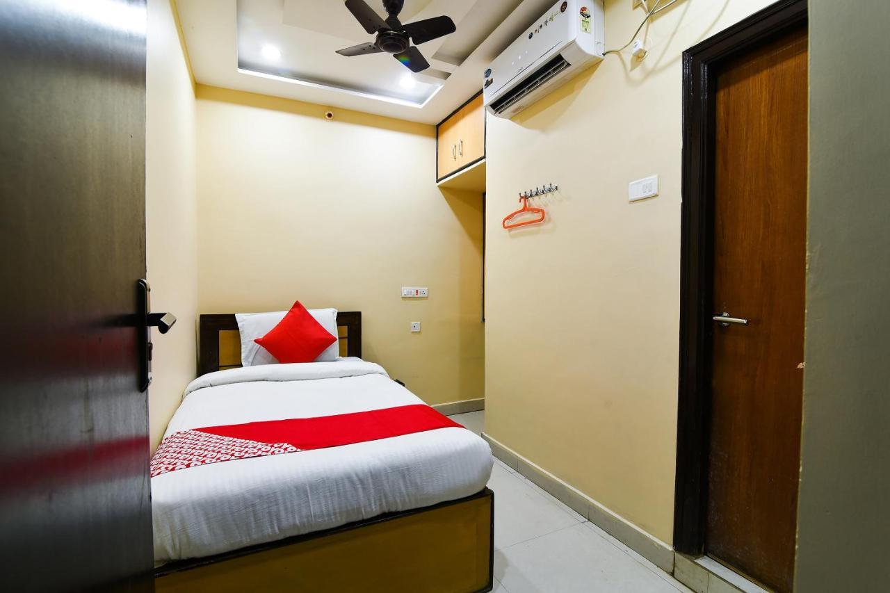 Hôtel Ramesh Residency à Anantapur Extérieur photo