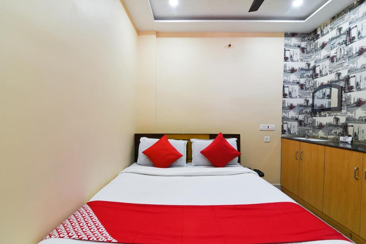 Hôtel Ramesh Residency à Anantapur Extérieur photo